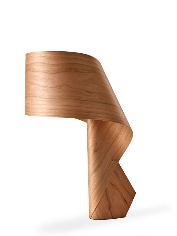 Air Table Tischleuchte von LZF Lamps: Moderne Holz Tischlampe für stimmungsvolle Beleuchtung.